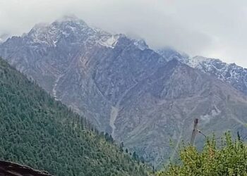 उच्च हिमालयी क्षेत्र में सीजन का पहला हिमपात,निचले इलाकों में हल्की ठंड की शुरुआत