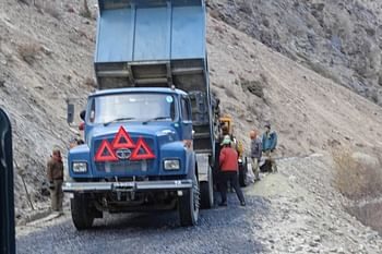 भारत-चीन सीमा को जोड़ने वाली 70 किमी सड़क होगी चौड़ी, टैंकों को सीमा तक पहुंचने में मिलेगी सहूलियत