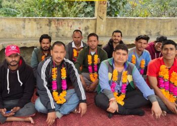 उग्र आंदोलन की चेतावनी, सड़क सुधारीकरण की मांग को लेकर क्रमिक अनशन जारी