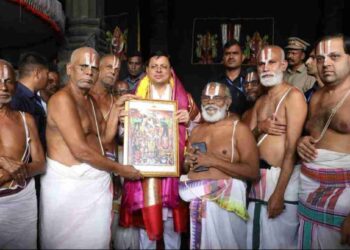 औद्योगिक निवेश जुटाने चेन्नई पहुंचे सीएम धामी, पार्थसारथी मंदिर में की पूजा