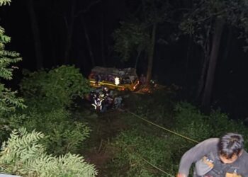 नैनीताल में बड़ा हादसा ! खाई गिरी 32 यात्रियो से भरी बस