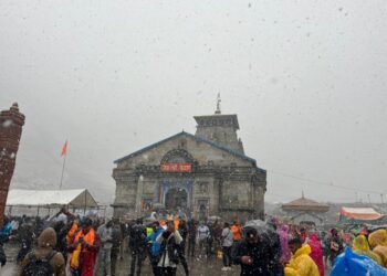 17 लाख पार हुई श्री केदारनाथ धाम के दर्शन करने वाले श्रद्धालुओं की संख्या,बाबा केदारनाथ के कपाट बंद होने में अभी एक महीने का समय है शेष,सोमवार को भी धाम में हुई बर्फबारी
