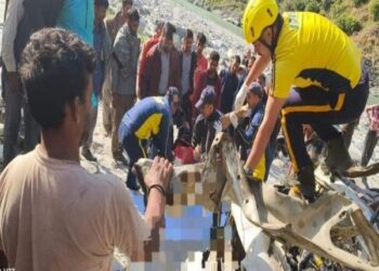चकराता के मीनस के पास अनियंत्रित होकर खाई में गिरा एक बोलेरो कैम्पर, एसडीआरएफ ने किए तीन शव बरामद