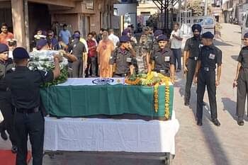 एक साल बाद मिले बेटे के शव को देख बिलख पड़े परिजन, नम आंखों से दी अंतिम विदाई