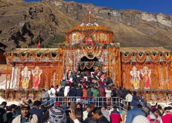 बैकुंठ धाम बद्री विशाल के कपाट हुए बंद, भक्तों का उमड़ा सैलाब