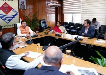 मुख्यमंत्री धामी का अधिकारियों को अल्टिमेटम, लापरवाही पर होगी सख्त कार्रवाई..