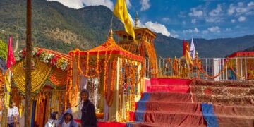 शीतकालीन गद्दीस्थल मार्कंडेय मंदिर मक्कूमठ पहुंची तृतीय केदार तुंगनाथ की देवडोली