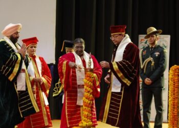 राष्ट्रपति द्रौपदी मुर्मू ने छात्रों को दी तीन सलाह, सच्चाई, ईमानदारी और निष्पक्षता के नैतिक मूल्यों को रखें याद