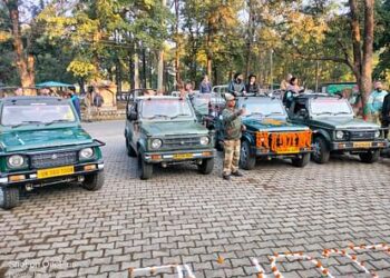 पर्यटकों के लिये खोले गए राजाजी नेशनल पार्क टाइगर रिजर्व की चीला रेंज के गेट