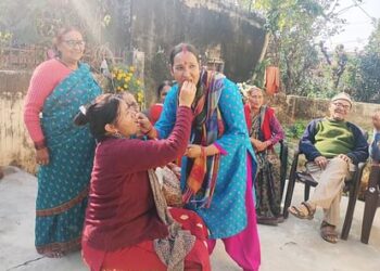 गबर सिंह के घर मनी दिवाली, बच्चों ने की जमकर आतिशबाजी