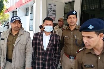 88 छात्रों को करा दिया फर्जी कोर्स, 58 को बांट दी डिग्री। संचालक गिरफ्तार.