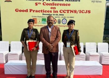 नई दिल्ली मे उत्तराखंड की ये दो बेटियां हुई सम्मानित, उत्तराखंड पुलिस मे काम करते हुए कमाया नाम