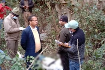 कालसी के मौका गाड खड्ड में मिला युवक का शव, चेहरे पर हैं चोट के निशान, हत्या की आशंका