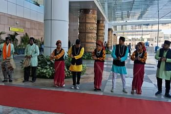 देहरादून एयरपोर्ट पर ढोल-दमाऊ की थाप और तुलसी की माला पहनाकर होगा डेलिगेट्स का स्वागत