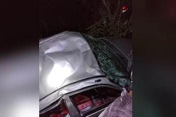 देर रात चामी के पास बड़कोट जा रही कार खाई में गिरी, एक की मौत, दूसरा घायल