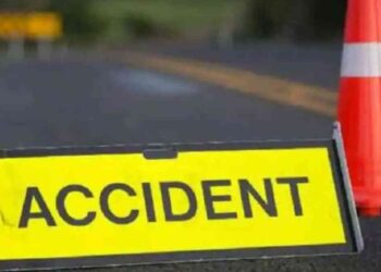 अनियंत्रित होकर 400 मीटर गहरी खाई में गिरी कार, एक गम्भीर घायल…