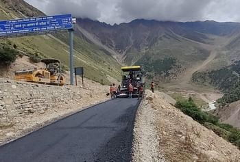 चीन सीमा के अंतिम गांव नीती में पहुंचेगी डबल लेन सड़क, सेना के वाहनों की आवाजाही होगी सुगम