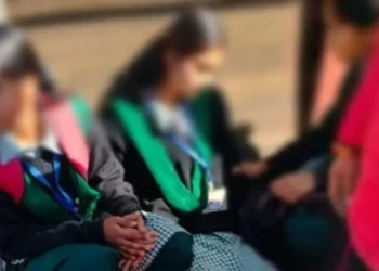 बालिका इंटर कालेज गौचर में छात्राओं के चिल्लाने व रोने की आवाज से हुए सब भौंचक्के