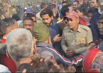 रामनगर में फिर बाघ ने बनाया एक महिला को अपना निवाला, ग्रामीणों की रेंज अधिकारी के साथ हुई जमकर धक्का मुक्की, ग्रामीण अड़े बाघ को गोली मारने की मांग पर