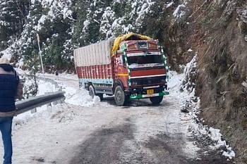 पहाड़ों पर बारिश और बर्फबारी का मौसम विभाग ने जारी किया येलो अलर्ट