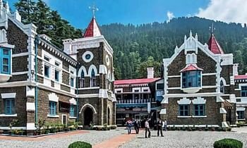 हाईकोर्ट ने चमोली की जिला पंचायत अध्यक्षा को दी राहत, रंजनी भंडारी के बर्खास्तगी पर लगाई रोक