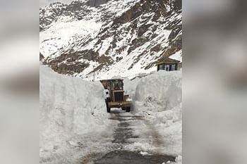 इस बार इस धाम में हिमखंडों के बीच से गुजरेंगे तीर्थयात्री