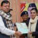 सीएम धामी ने इन युवाओं को बांटे नियुक्ति-पत्र, कही ये बात…