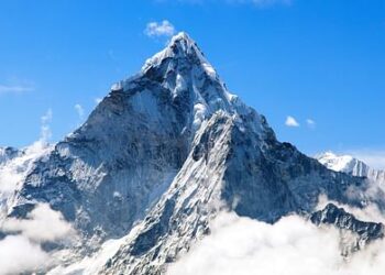 60वीं वर्षगांठ पर दुनिया की सबसे ऊंची चोटी माउंट एवरेस्ट फतह करेगा निम,डायमंड जुबली ईयर उत्सव शुरू