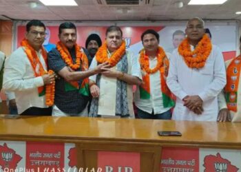 मोदी मैजिक का असर या कुछ और, अब कांग्रेस के ये नेता हुए BJP में शामिल