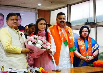 भाजपा में शामिल हुईं पूर्व मंत्री हरक की बहू अनुकृति गुसाईं, कुछ दिन पहले ही छोड़ी थी कांग्रेस
