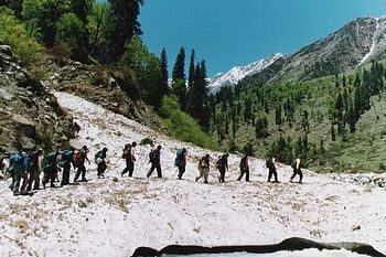 ट्रैकर्स और पर्वतारोहियों के लिए अच्छी खबर…गोमुख ट्रैक खुला, कल रवाना होगा 22 सदस्यीय विदेशी दल