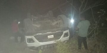 यहाँ कार दुर्घटना, पर्यटकों का वाहन हादसे का शिकार