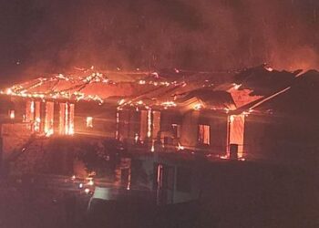 14 मकान और तीन जानवर जले, दो घरों में सो रहे थे चार लोग; 4 सिलिंडर फटने से बढ़ी आग