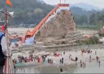 रामनगर में स्थित प्रसिद्ध गिरिजा देवी मंदिर में 10 मई से 30 जून तक श्रद्धालुओं के प्रवेश पर लगी रोक