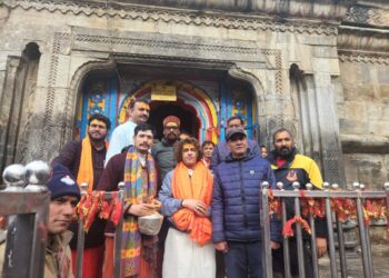 केदारनाथ धाम दर्शन को पहुंचे बॉलीवुड फेम गायक सोनू निगम,भगवान केदारनाथ के दर्शनों से अविभूत