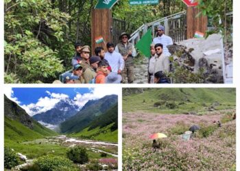 पर्यटकों के लिए खुली विश्व प्रसिद्ध फूलों की घाटी,48 पर्यटकों के पहले दल को घांघरिया से किया गया रवाना