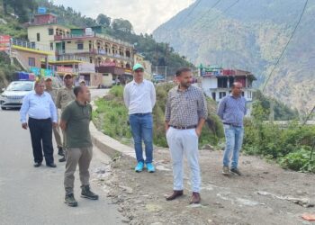 केदारनाथ यात्रा में हेली कंपनियों एवं होटल व्यवसायी द्वारा सफाई पर न रखने पर 87,900 का चालान