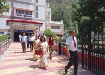 गढ़वाल विश्वविद्यालय में राष्ट्रीय मूल्यांकन और प्रत्यायन परिषद का निरीक्षण शुरू केन्द्रीय पुस्तकालय, हैप्रेक समेत कई विभागों में किया स्थालीय निरीक्षण