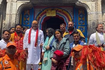 यूपी के उप मुख्यमंत्री पहुंचे बद्री केदार, परिवार संग दर्शन कर लिया आशीर्वाद