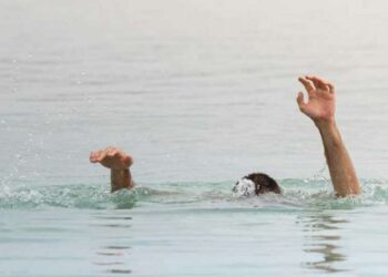 देखते ही देखते नदी में डूबा यहाँ युवक खबर यहाँ पढ़ें 👇🏻