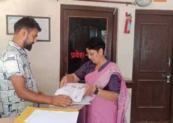 अवैध रूप से संचालित पैथोलाजी लैब पर स्वास्थ्य विभाग ने लगाया 50 हजार रूपये का अर्थदण्ड, पंजीकरण न होने तक लैब बंद रखने का दिया नोटिस