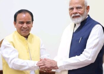 कैबिनेट मंत्री डॉ धन सिंह ने की प्रधानमंत्री मोदी से मुलाकात, भविष्य की योजनाओं पर चर्चा कर मांगा मार्गदर्शन