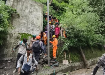 केदारघाटी आपदा, रेस्क्यू ऑपरेशन जारी, मौसम खराब बना बाधा