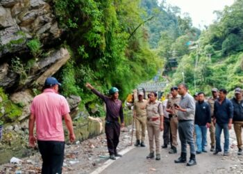 केदारघाटी आपदा, रेस्क्यू ऑपरेशन जारी, मौसम खराब बना बाधा