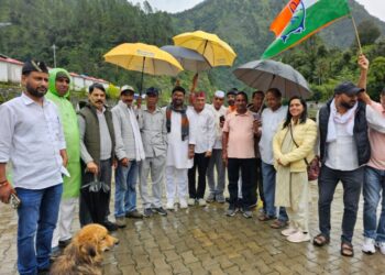 केदारनाथ प्रतिष्ठा यात्रा के साथ 182 कांग्रेसी केदारनाथ धाम पहुंचे