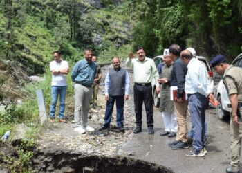 केदारनाथ यात्रा मार्ग पर डेंजर जोन को हेलमेट पहनकर पार करेंगे श्रद्धालु, यात्रा मार्ग पर और पुख्ता होंगे श्रद्धालुओं की सुरक्षा के इंतजाम