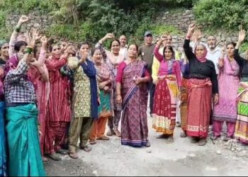 सड़क न होने से आज भी 5 किलोमीटर पैदल सफर करने को मजबूर कुलेड़ी के ग्रामीण