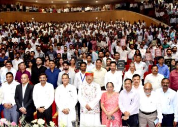 नवनियुक्त 1094 कनिष्ठ अभियन्ताओं को मिले नियुक्ति पत्र