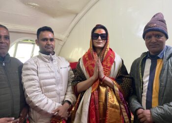 श्री बदरीनाथ – केदारनाथ दर्शन को पहुंची बालीवुड अभिनेत्री उर्वशी रौतेला