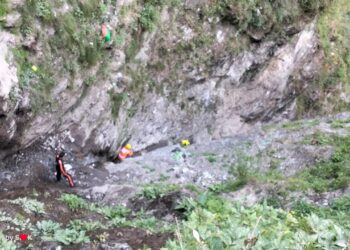 केदारनाथ पैदल मार्ग चीड़वासा के पास खाई में गिरी महिला का SDRF ने किया शव बरामद